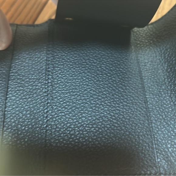 YSL Authentic Yves Saint Laurent Black Leather Key Holder with Gold Hardware - Picture 10 of 12